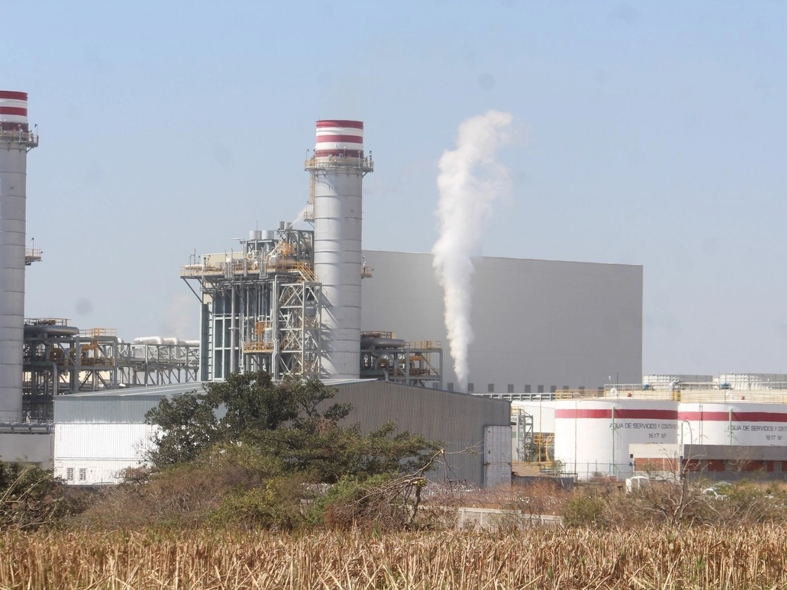 La termoeléctrica de Huexca está haciendo pruebas, por lo que los habitantes de esta comunidad alertan que en cualquier rato echarán andar este “proyecto de muerte”, el 5 de febrero de 2021. Foto Rubicela Morelos