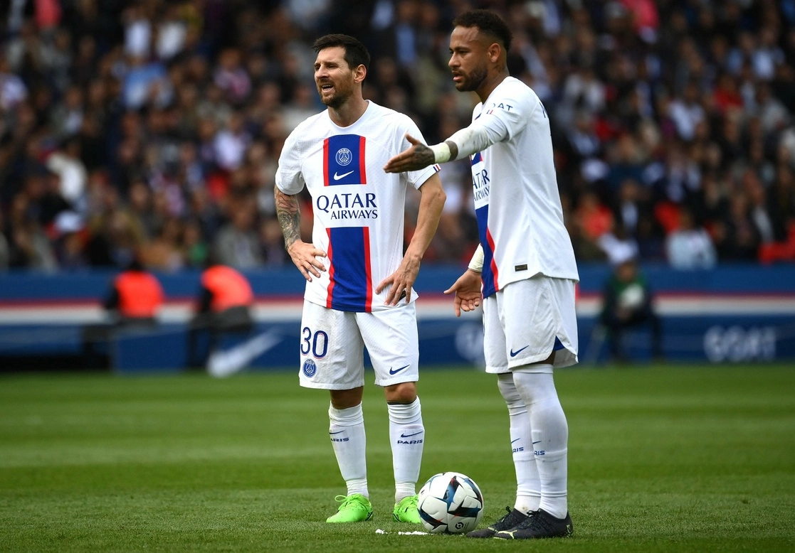 Lionel Messi asistió a Neymar para que anotará su gol número ocho de la presente temporada de la Ligue 1. Foto Afp 