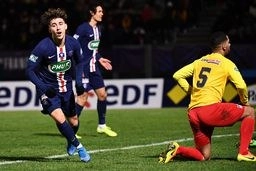 Adil Aouchiche del PSG hizo la primera anotación ante Linas-Montlhéry, en la Copa de Francia. Foto Ap