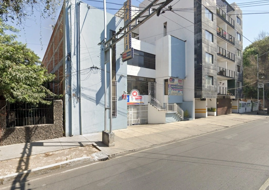 Hasta el año pasado, la empresa Psicofarma y sus filiales habían recibido contratos por 4 mil millones de pesos para proveer medicamentos siquiátricos al sector salud. Imagen tomada de Google Maps 