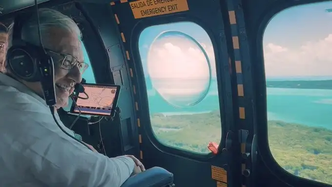 El Presidente durante el sobrevuelo. Foto @JesusRCuevas