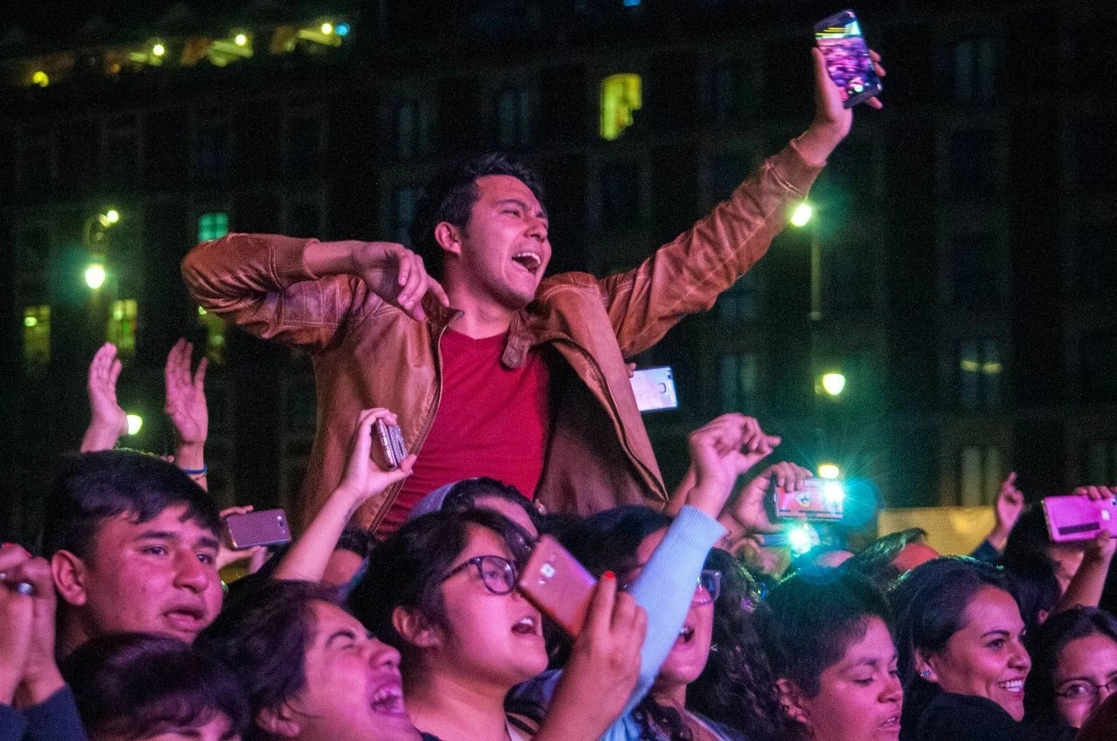 Durante un concierto en el Zócalo capitalino como parte de la Semana de las Juventudes en  2017. Foto Cuartoscuro 