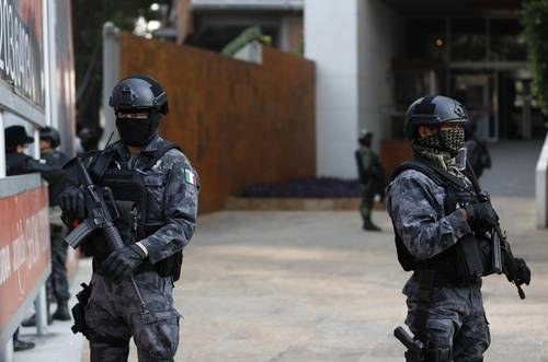 Queda establecido que la labor de las Fuerzas Armadas será complementaria y de auxilio en las tareas que llevan a cabo las instituciones en materia de seguridad pública. Foto Alfredo Domínguez / archivo