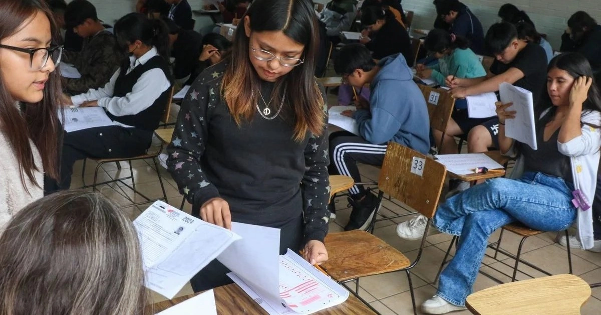 Alumnos de educación media superior en imagen de archivo. Foto 