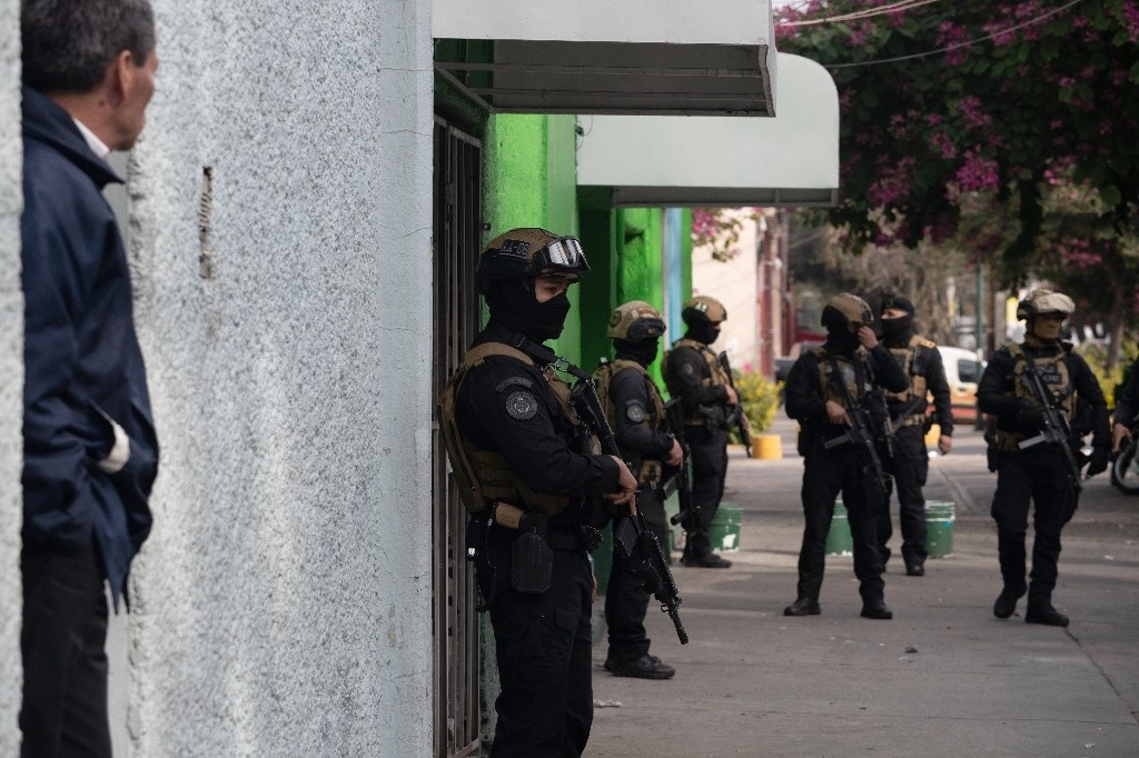 El documento  establece que la finalidad del uso de la fuerza también es salvaguardar la vida, las libertades, la integridad y el patrimonio de las personas, así como contribuir a la generación, preservación o restablecimiento del orden público, seguridad y la paz pública. Foto Alfredo Domínguez / Archivo 