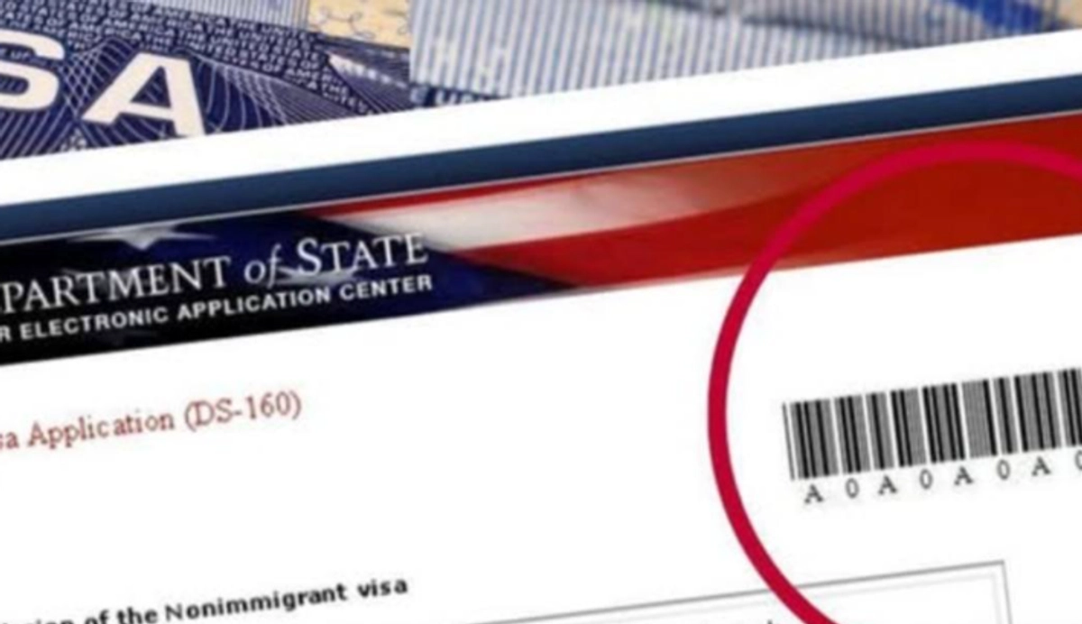 La modernización de los procesos de solicitud de visa también contempla la conformación de expedientes digitalizados y la recolección de datos biométricos, eliminando requisitos como la fotografía y la presentación de copias en las solicitudes consulares para optimizar la atención y resolución de los trámites. Foto