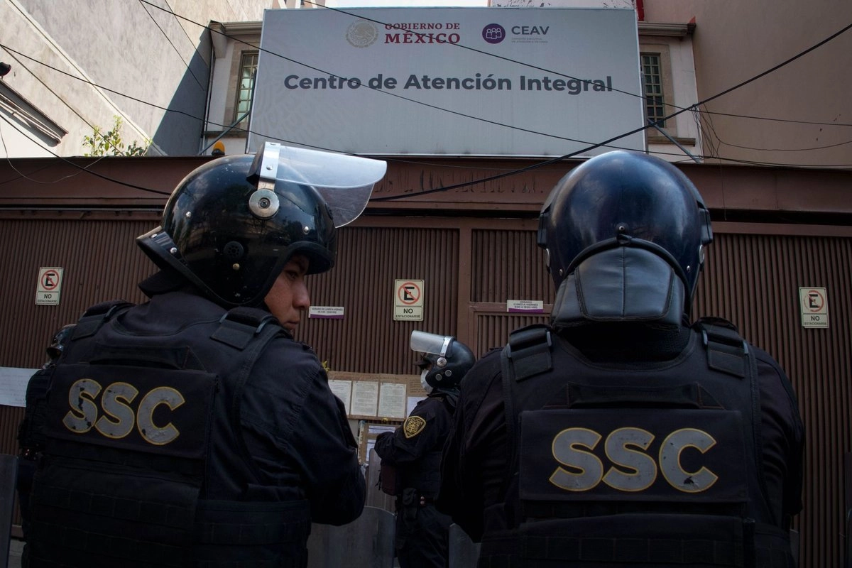  Se procurará que la integración de la Asamblea Consultiva incluya a por lo menos tres colectivos, organizaciones de la sociedad civil o personas expertas del sector académico por cada región, que están divididas en Norte, Centro - Occidente y Sur. 
