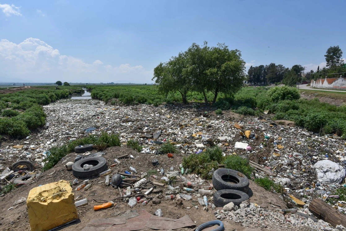 Contaminación en el Río Lerma, en el municipio de Toluca, Estado de México. Foto Cuartoscuro / Archivo
