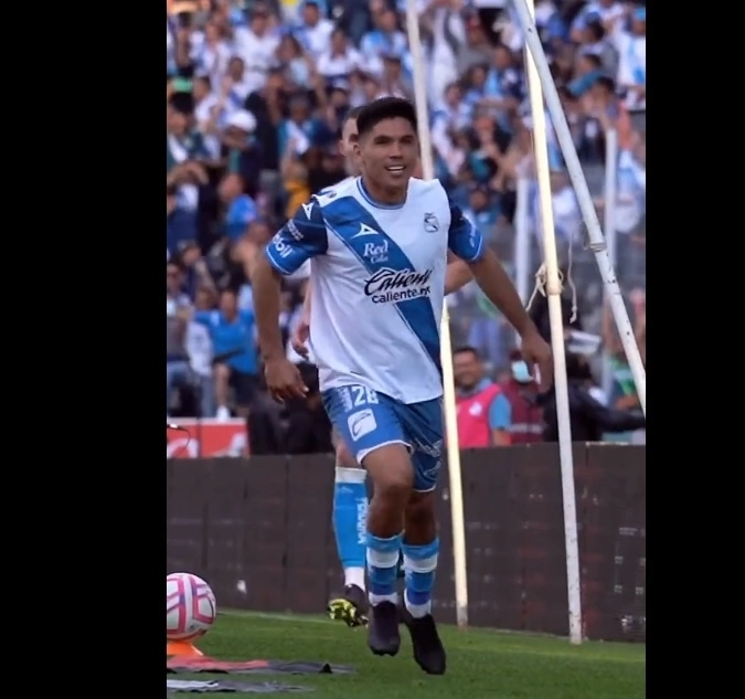 A pesar de sus limitaciones, el Puebla salió victorioso de una prueba que se antojaba difícil ante Chivas. Foto @ClubPueblaMX