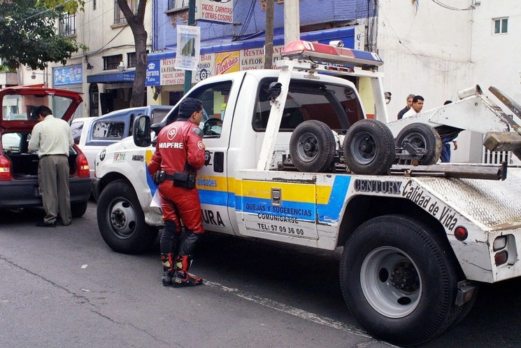 Servicios de arrastre están obligados a apegarse a las tarifas autorizadas por la Secretaría de Movilidad y Transporte del Gobierno de Puebla. Foto. Archivo/La Jornada.