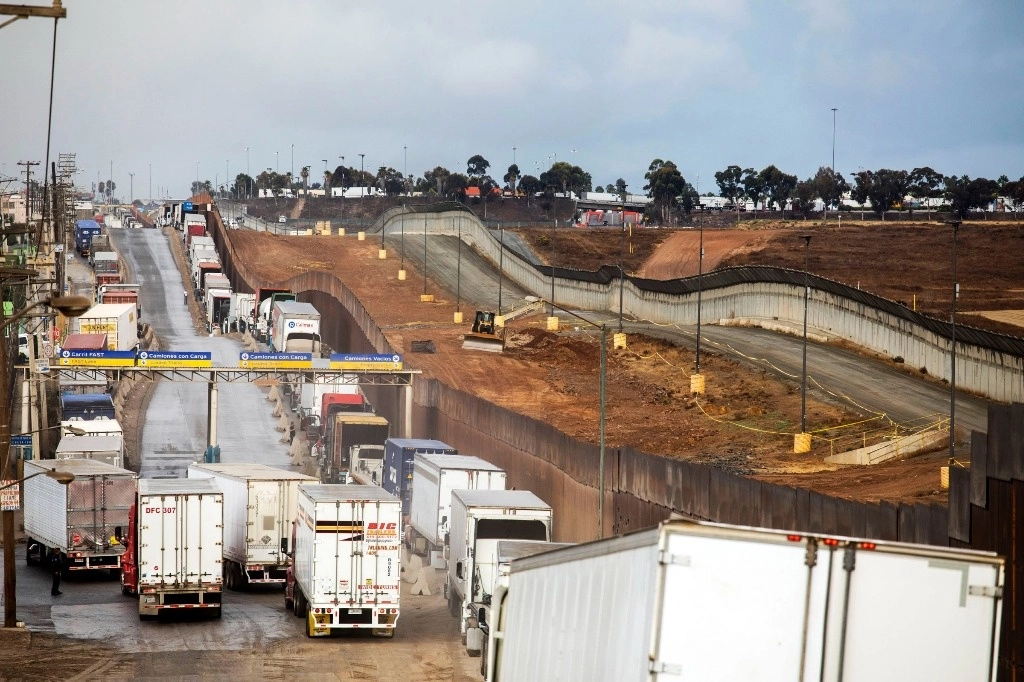 Instalaciones de la garita de Otay, en la frontera con Estados Unidos, destino de más de 80% de las exportaciones mexicanas. Foto La Jornada