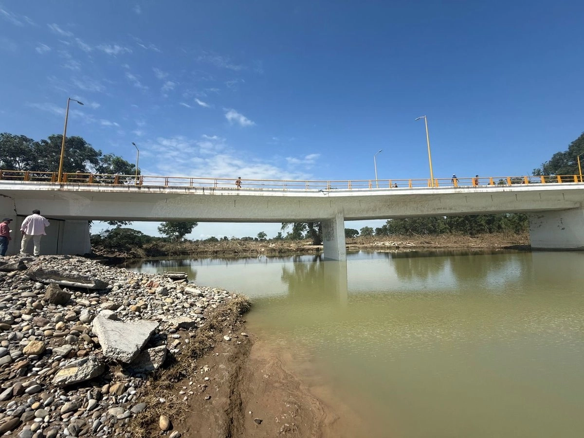 El Puente López Portillo en Álamo, Veracruz presenta daños estructurales. Foto 