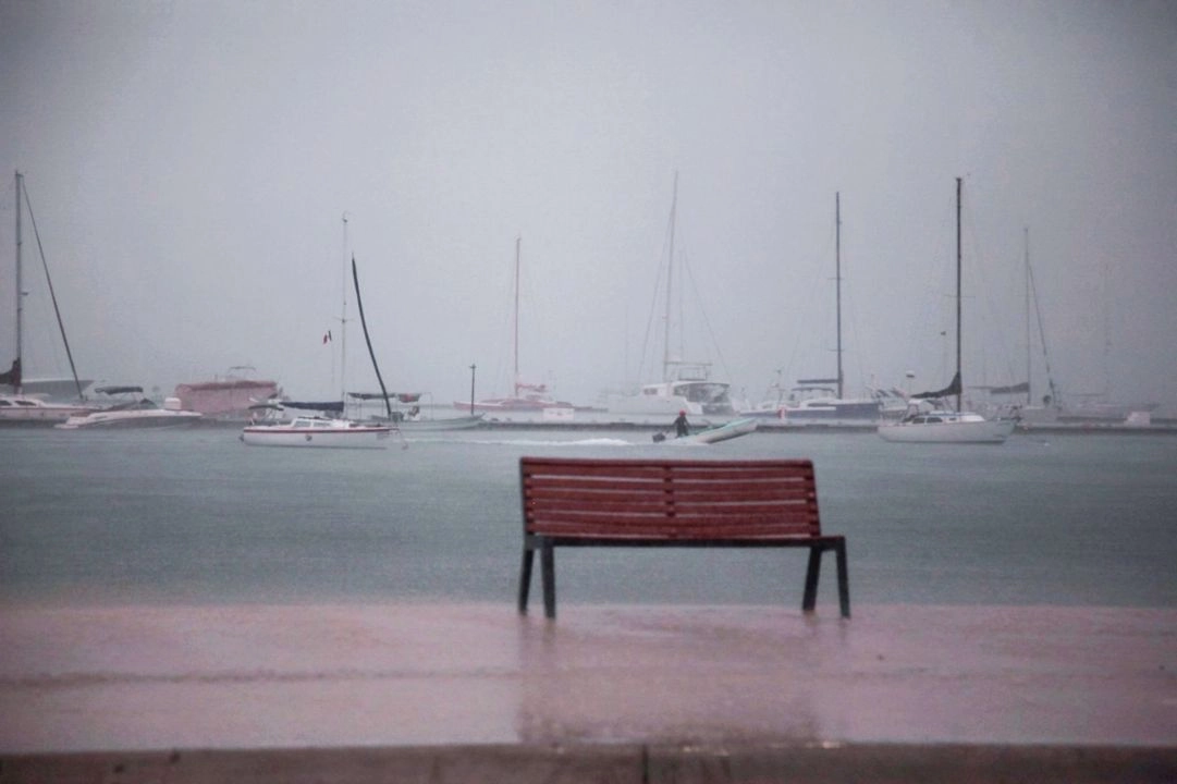  Los puertos de Cabo San Lucas y San José del Cabo fueron cerrados a la navegación de embarcaciones menores ante las lluvias que dejó el paso del huracán 'Flossie' Foto