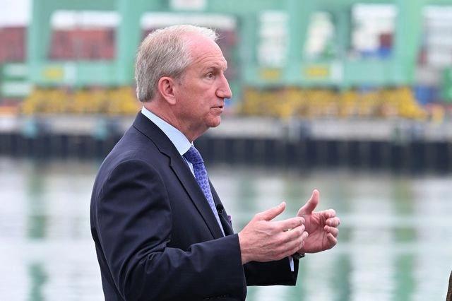Gene Seroka, Director Ejecutivo del Puerto de Los Ángeles, analiza el impacto de los aranceles del presidente estadounidense Donald Trump sobre el transporte marítimo. Foto 