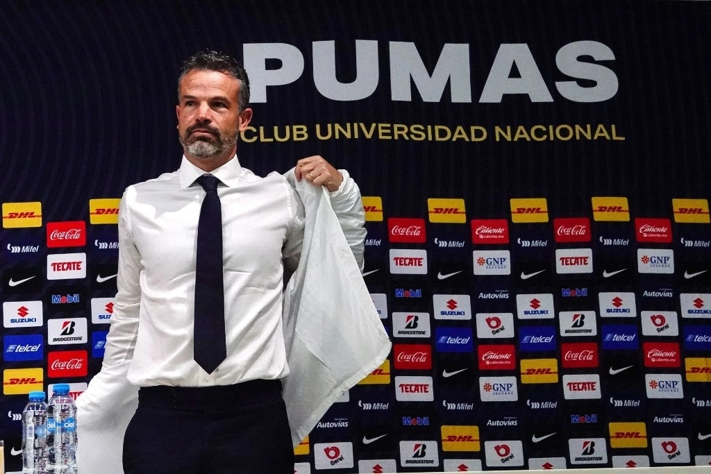 Pumas destituyeron al técnico Rafael Puente del Río tras la derrota ante Pachuca. Foto Cuartoscuro / Archivo
