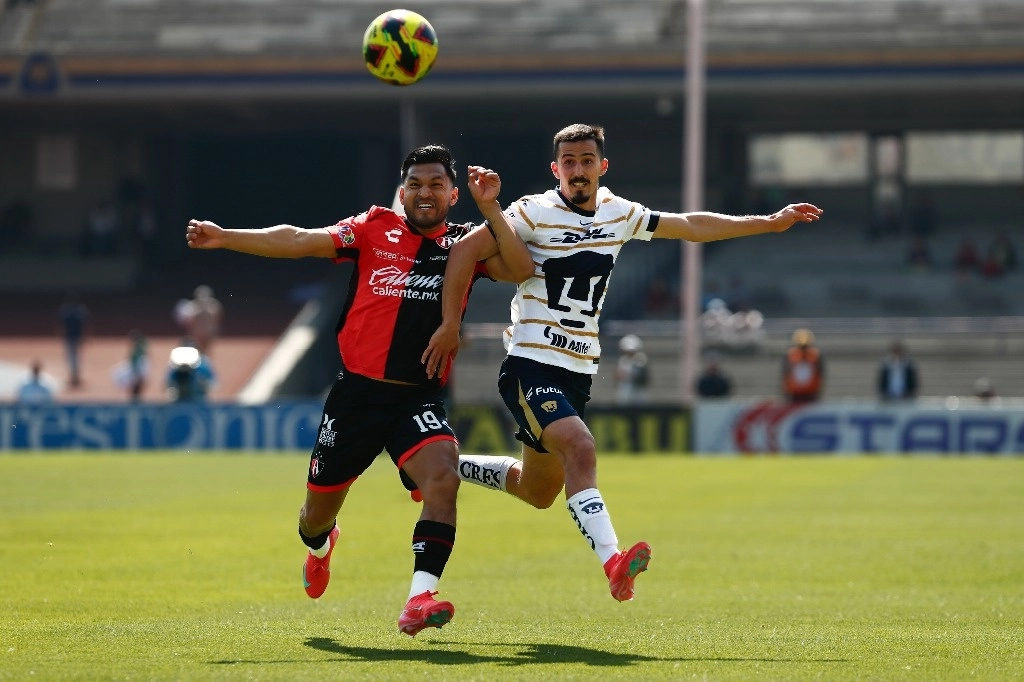 Los equipos Pumas y Atlas se encuentra empatados en el encuentro que se disputan en el Estadio Olímpico Universitario, en la Ciudad de México, el 26 de enero de 2025. Foto Víctor Camacho