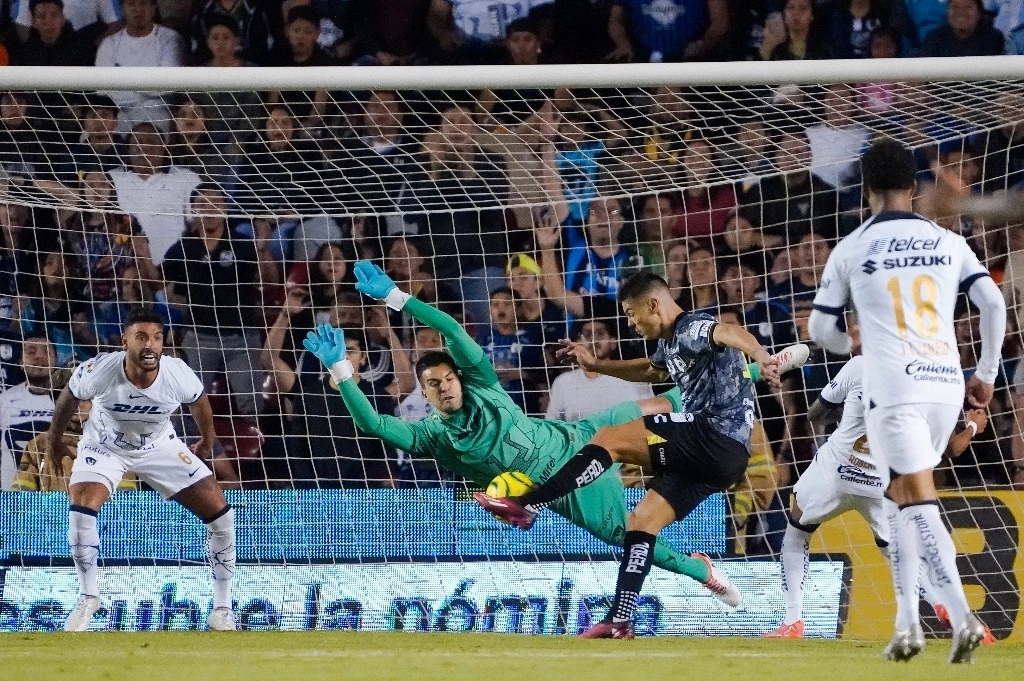 Los jugadores auriazules celebraron la anotación de Salvio como si fuera una victoria. Foto @PumasMX 