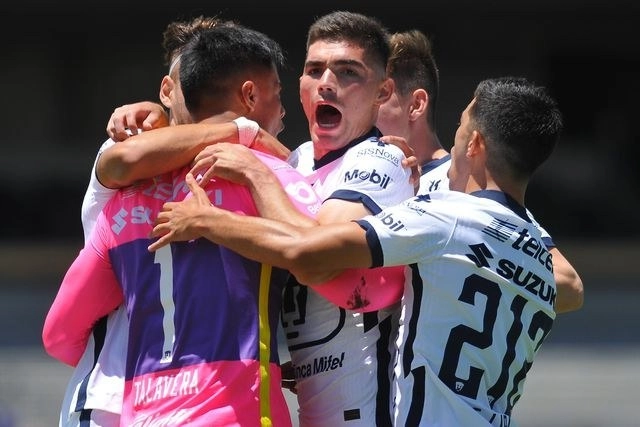 Los auriazules se enfocaron de nuevo en el juego y dieron el segundo golpe. Foto Afp