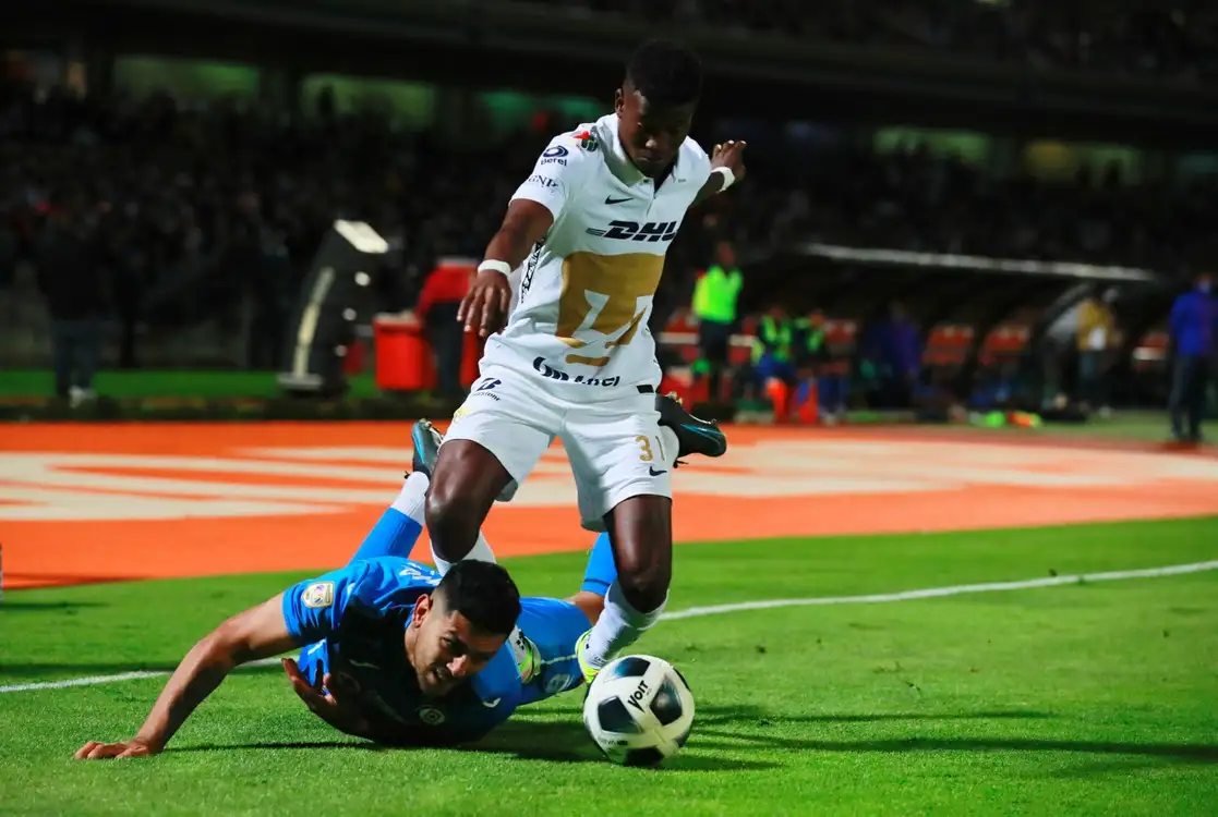 Los pumas remontaron el marcador para vencer 4-3 a la máquina del Cruz Azul. Foto Víctor Camacho

