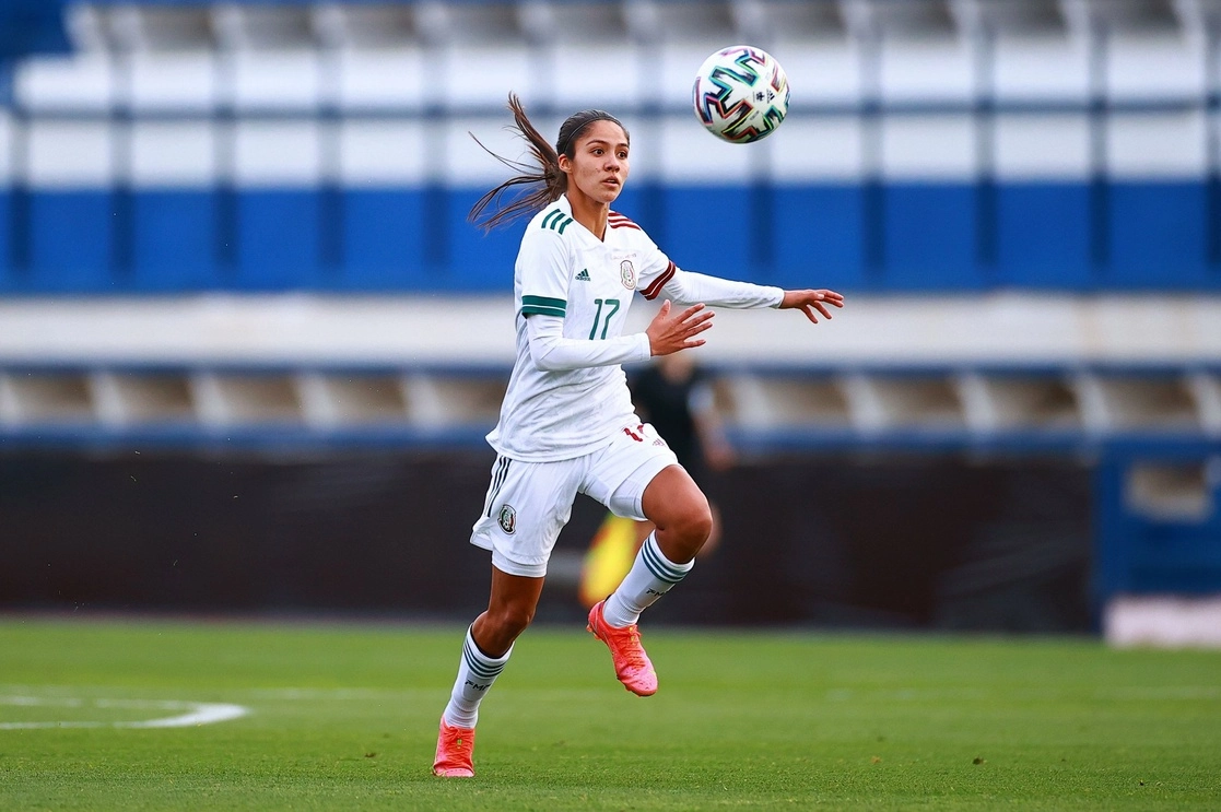 Alison González marcó de penal el gol del empate de Atlas ante Pumas, en el duelo disputado en el Olímpico Universitario. Foto tomada del Twitter de @MiseleccionFem