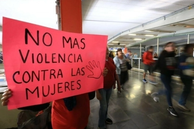 En dichos puntos se cuenta con personal capacitado para brindar a las mujeres víctimas de violencia de género atención psicológica, asesoría legal y acompañamiento en caso de que lo necesiten. Foto Luis Castillo / archivo 