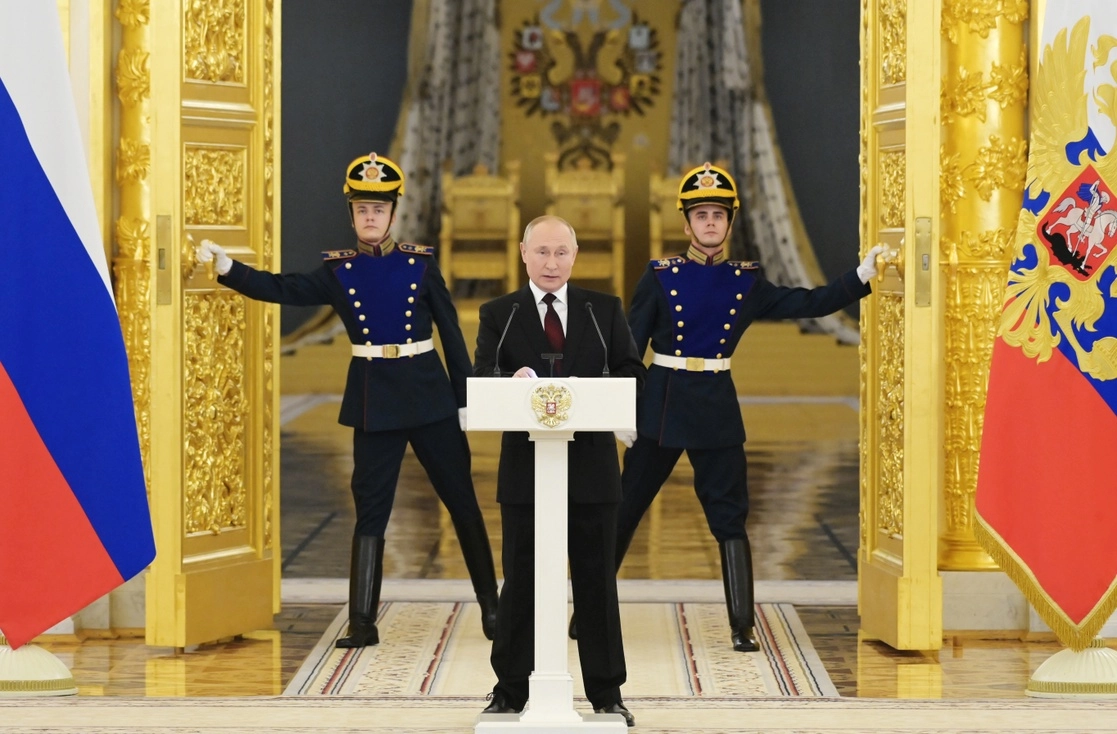 El titular del Kremlin, Vladimir Putin, pidió iniciar negociaciones para obtener garantías vinculantes que pongan fin a la expansión de la OTAN hacia el este, el 1 de diciembre de 2021. Foto Ap