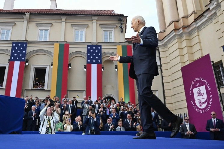 La alianza atlántica está más fuerte, dinámica y unida que nunca, aseguró Joe Biden durante una conferencia en la Universidad de Vilna, el 12 de julio de 2023. Foto Afp 