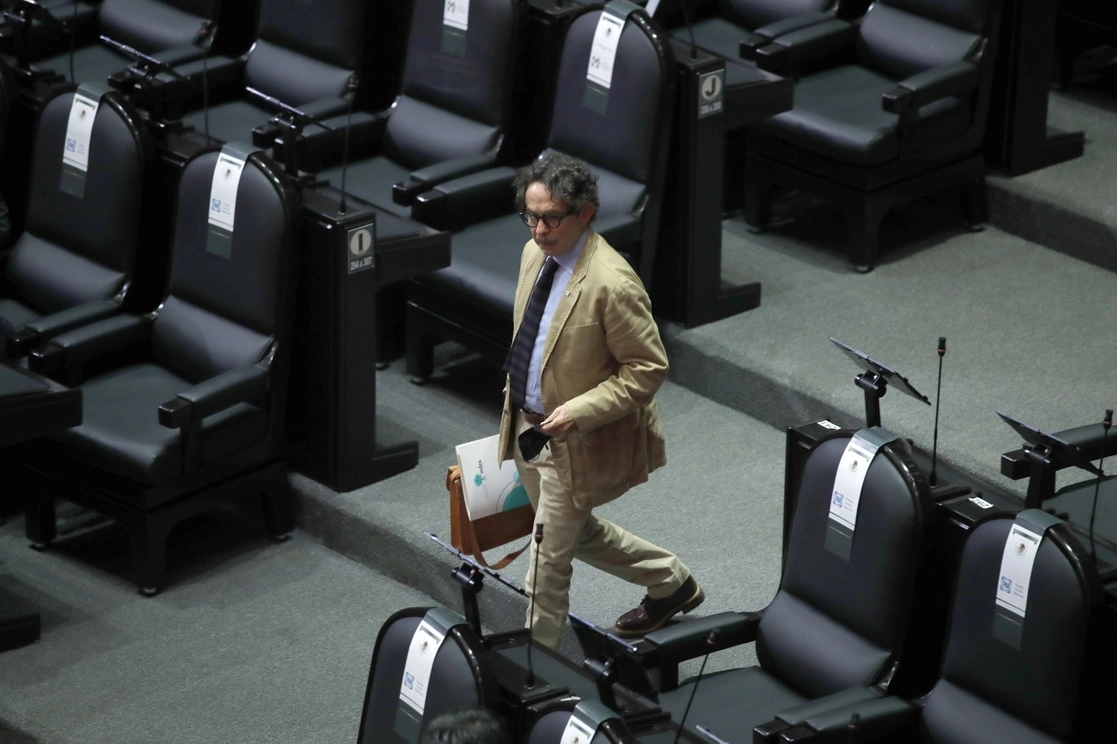 El TEPJF ratificó inscribir al diputado panista, Gabriel Quadri, en la lista de personas sancionadas por violencia política de género. Foto Cristina Rodríguez / Archivo