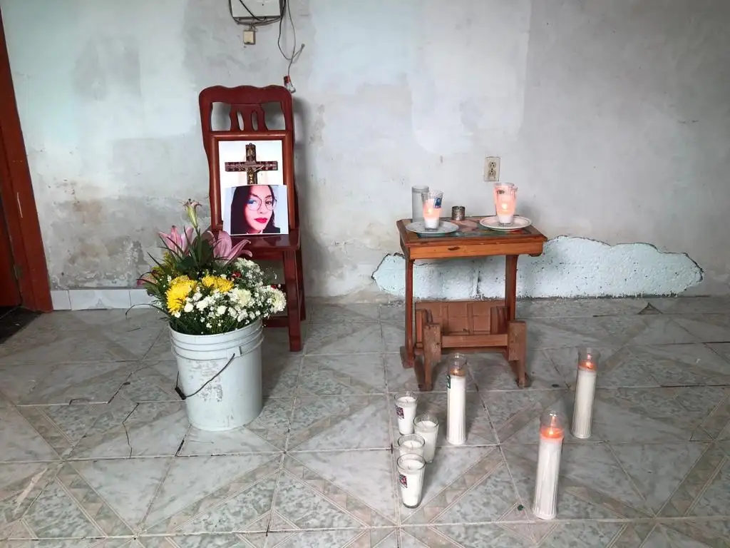 Mónica Citlalli Díaz Reséndiz es velada en su casa de San Salvadro Atenco, Edomex. Foto Javier Salinas Cesáreo