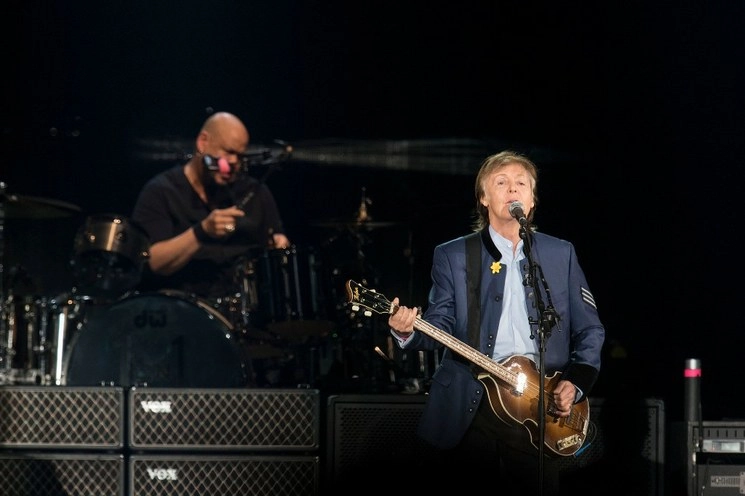 Paul McCartney durante su concierto en el Estadio Azteca el 17 de octubre de 2017. Foto Fernando Aceves / Ocesa