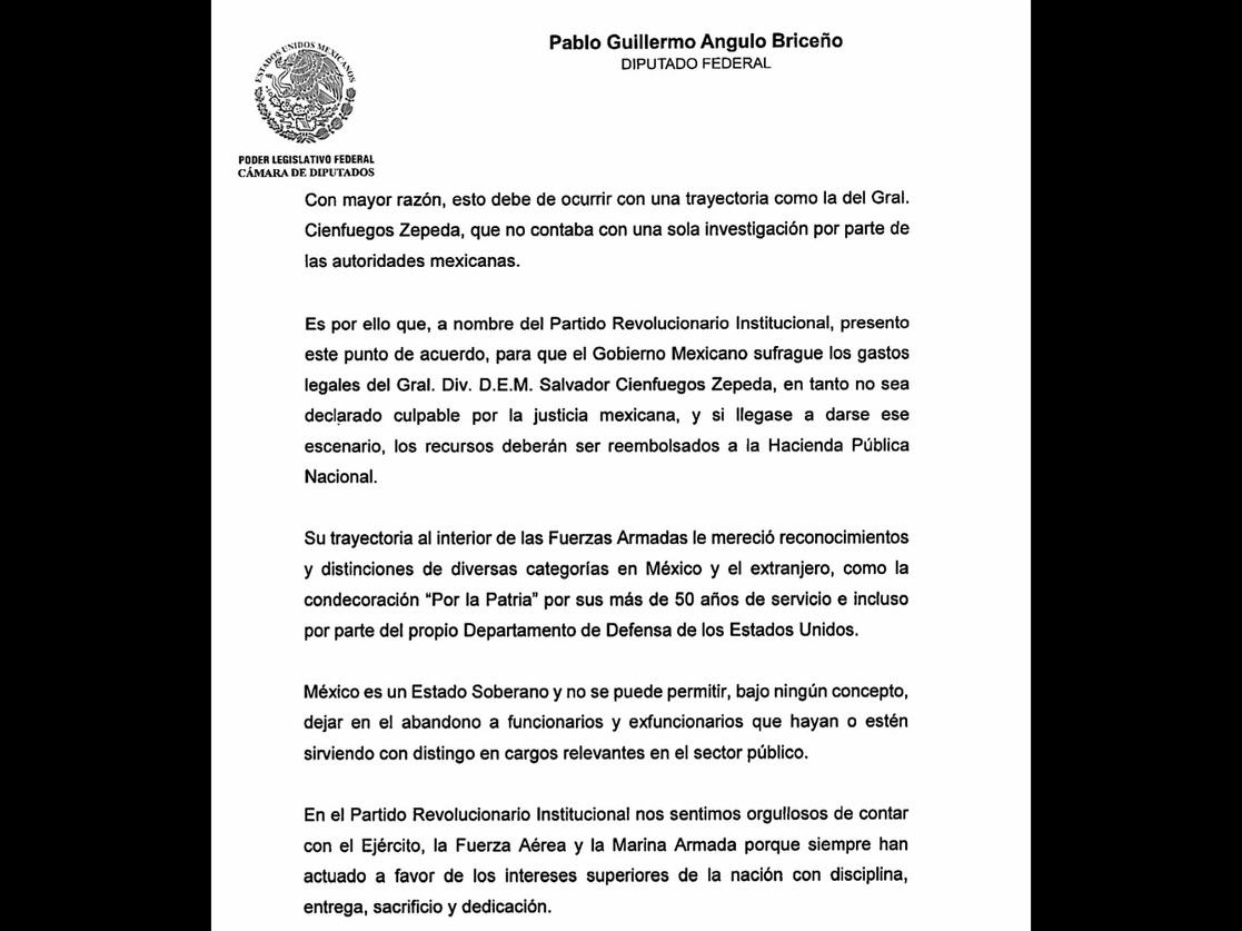 A través de un documento, el PRI propuso un exhorto para brindar respaldo constitucional al ex secretario de la Defensa, el general Salvador Cienfuegos, quien es acusado por el gobierno de Estados Unidos por cargos relacionados con el narcotráfico y lavado de dinero. Imagen tomada del Twitter de @alitomorenoc