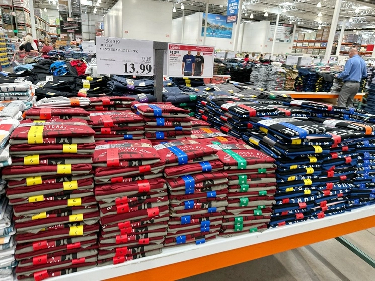 Área de ropa en un Costco de  Colorado Springs, Colorado, EU. Foto Ap