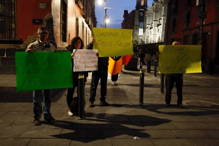Empleados de Notimex durante una protesta en imagen de archivo. Foto Cristina Rodríguez