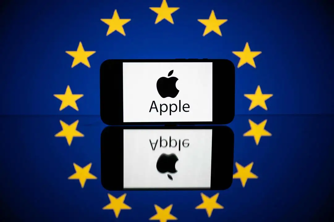  La UE impuso a Apple y Meta una multa de 700 millones de euros por infringir las normas de competencia digital del bloque, lo que provocó la ira del presidente estadounidense Donald Trump, el 23 de abril de 2025. Foto