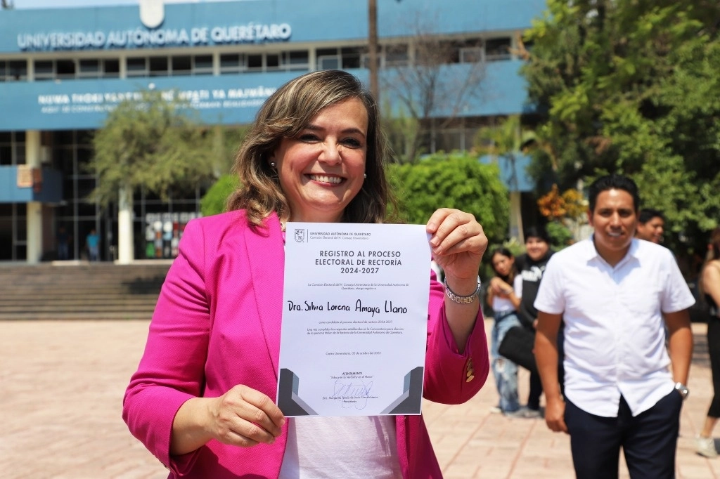 "El reto principal desde hace muchos años para la universidad es el presupuesto. Vamos a trabajar para que sea suficiente para seguir operando entonces todos los sentidos", señaló Silvia Amaya tras ser electa como nueva rectora de la UAQ. Foto tomada de Facebook Silvia Amaya Llano.