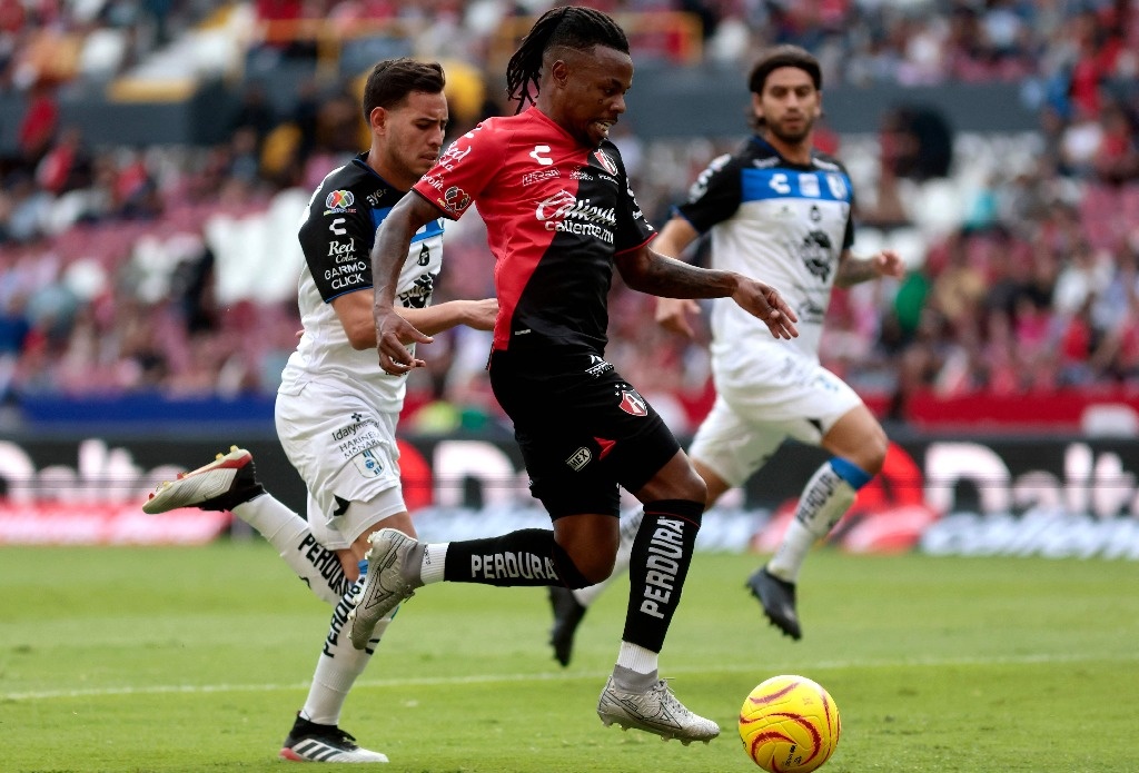 Querétaro comes back and beats Atlas 3-2