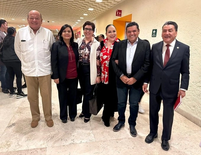 Javier May (segundo de der. a izq.) junto a los aspirantes a la coordinación en Tabasco en imagen del pasado 10 de noviembre. Foto de su perfil de X