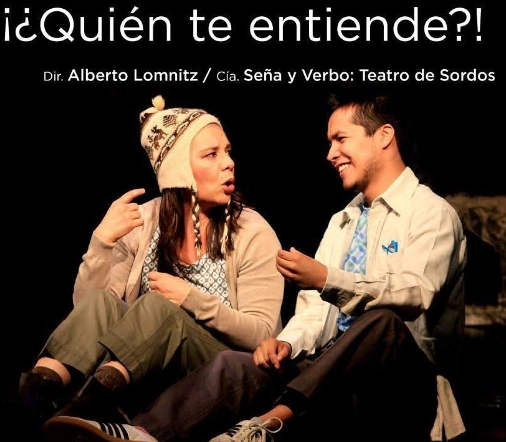 ¡¿Quién te entiende?! es una propuesta escénica del repertorio de la compañía Seña y Verbo, que tiene a partir del 24 de enero, nueva temporada en el teatro Benito Juárez. Foto Twitter @albertolomnitz