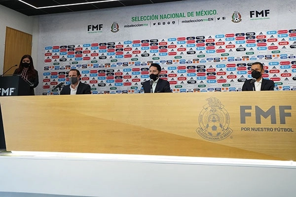 Jaime Lozano agradeció a federativos, clubes, al seleccionador Gerardo Martino, jugadores y a su cuerpo técnico el haberlo acompañado en los Juegos Olímpicos de Tokio 2020, el 23 de agosto de 2021. Foto tomada del sitio de https://fmf.mx/