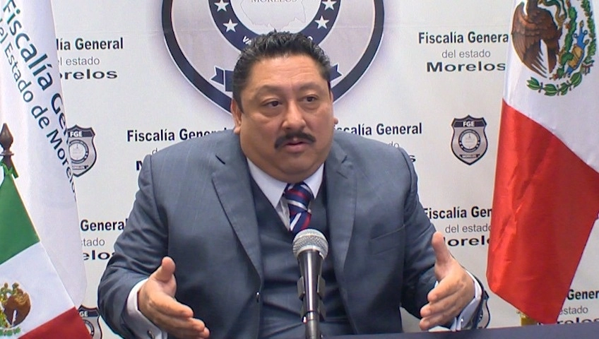 En agosto pasado, Uriel Carmona, fiscal de Morelos, fue detenido por la Fiscalía General de Justicia de la Ciudad de México acusado del delito de obstrucción de la justicia; sin embargo, el décimo tribunal colegiado del primer circuito ordenó su liberación debido a que consideró que se vulneró su fuero constitucional, el cual le fue retirado ayer. Foto tomada de la red social X