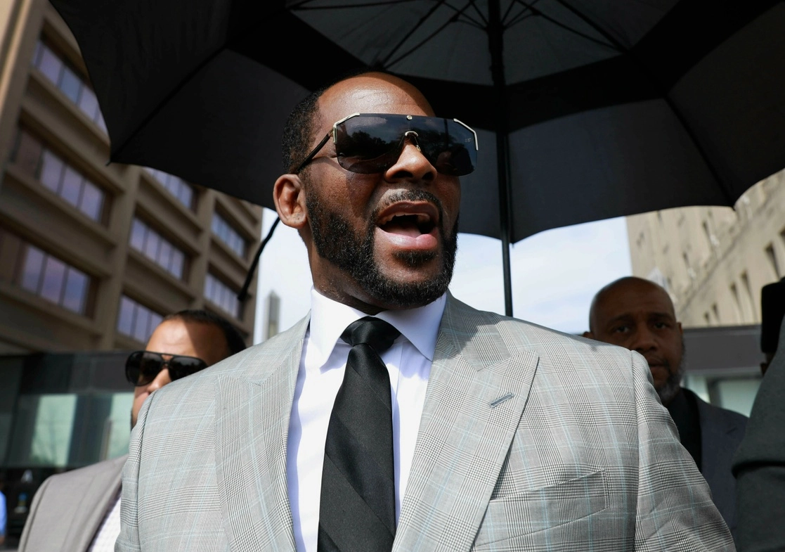 El ex astro del R&B, R. Kelly, cumplirá una sentencia de 31 años de prisión por delitos de índole sexual. Foto Ap / Archivo

