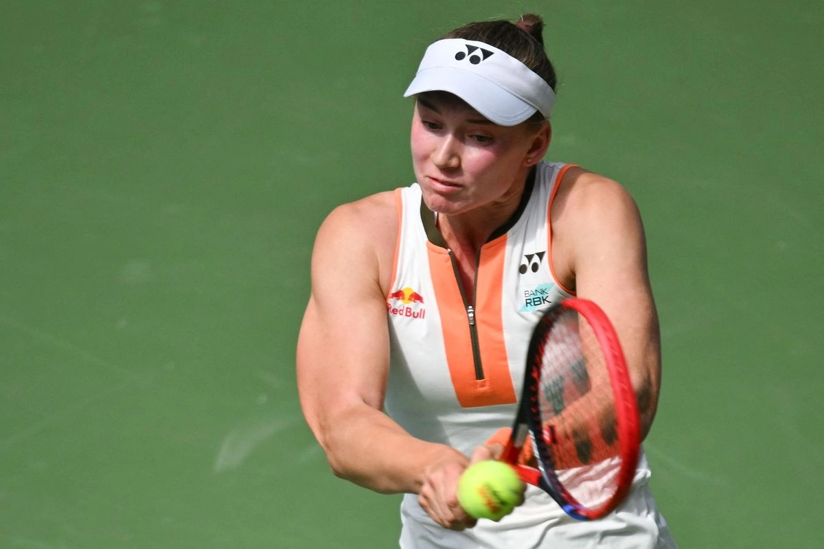 Rybakina, décima de la WTA, se plantó por primera vez en los octavos de final de Nueva York con su triunfo ante Raducanu por 6-1 y 6-2, se informó. Imagen del 29 de agosto. Foto 
