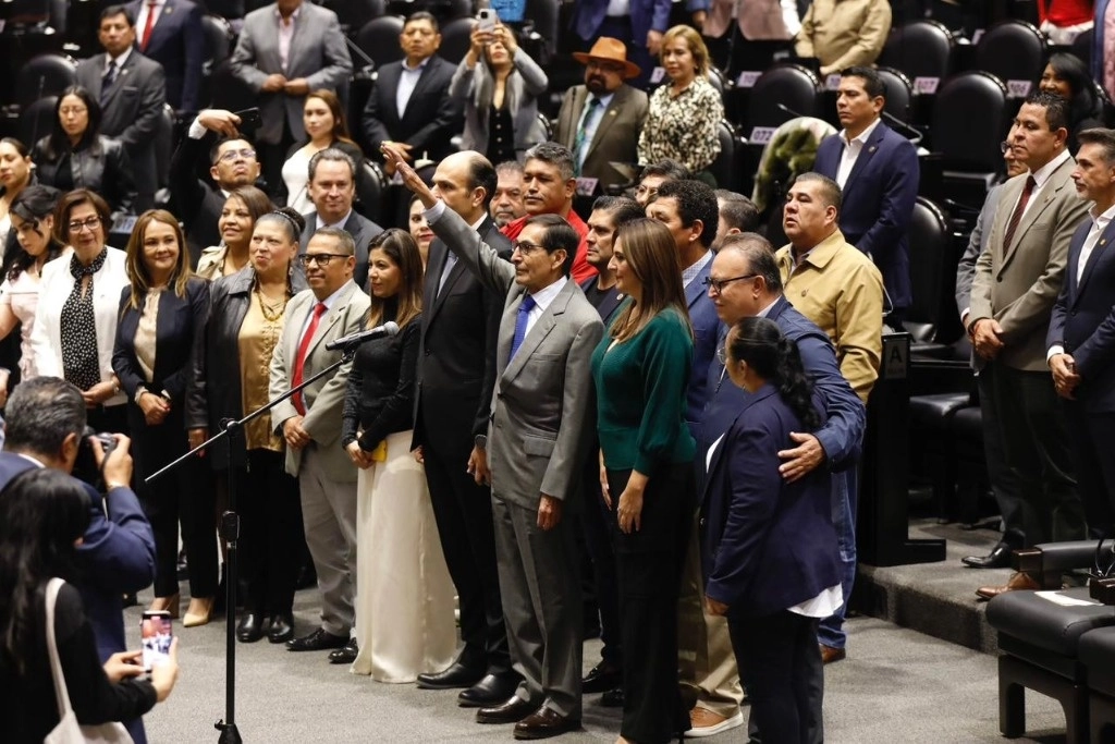 Rogelio Ramírez de la O toma protesta como secretario de Hacienda y Crédito Público durante la sesión ordinaria en la Cámara de Diputados, en la Ciudad de México, el 13 de noviembre de 2024. Foto Germán Canseco