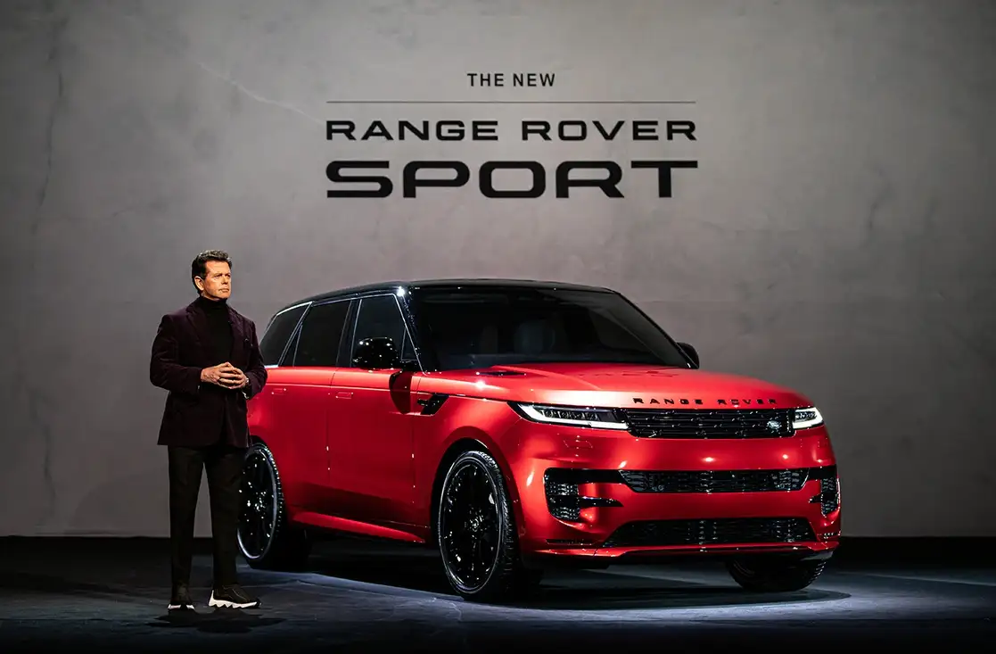 La nueva estirpe del Range Rover Sport 2023 llegará a los distribuidores mexicanos de la marca en octubre de 2022 con la versión First Edition.
Fotos. Cortesía Jaguar Land Rover de México.
