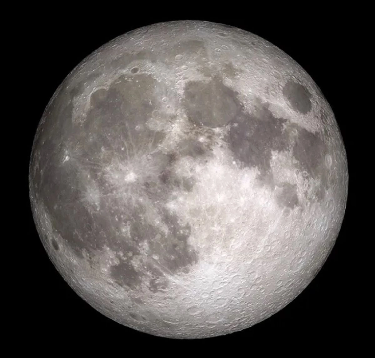 En la imagen, una Luna llena. 
