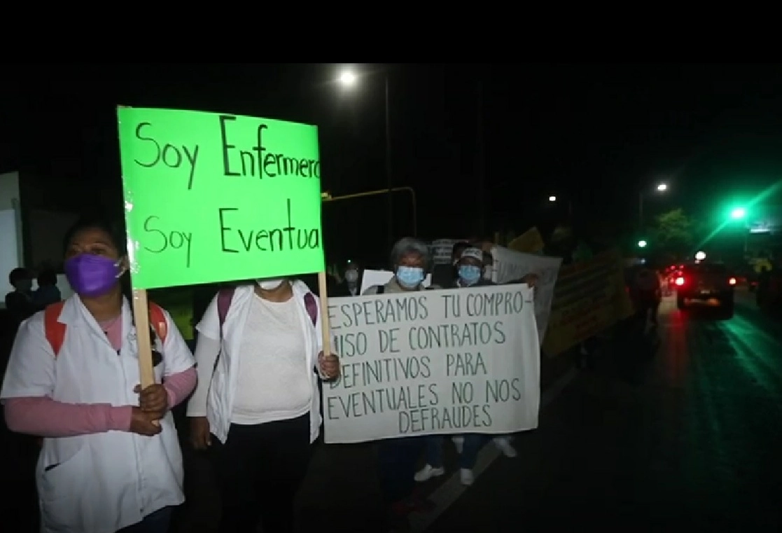 Protesta en Oaxaca de trabajadores de la salud despedidos, el 20 de septiembre de 2021. Foto Jorge A. Pérez