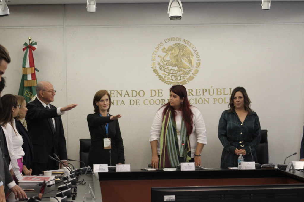 The Senate ratifies appointments of Mexican consuls in California and Texas