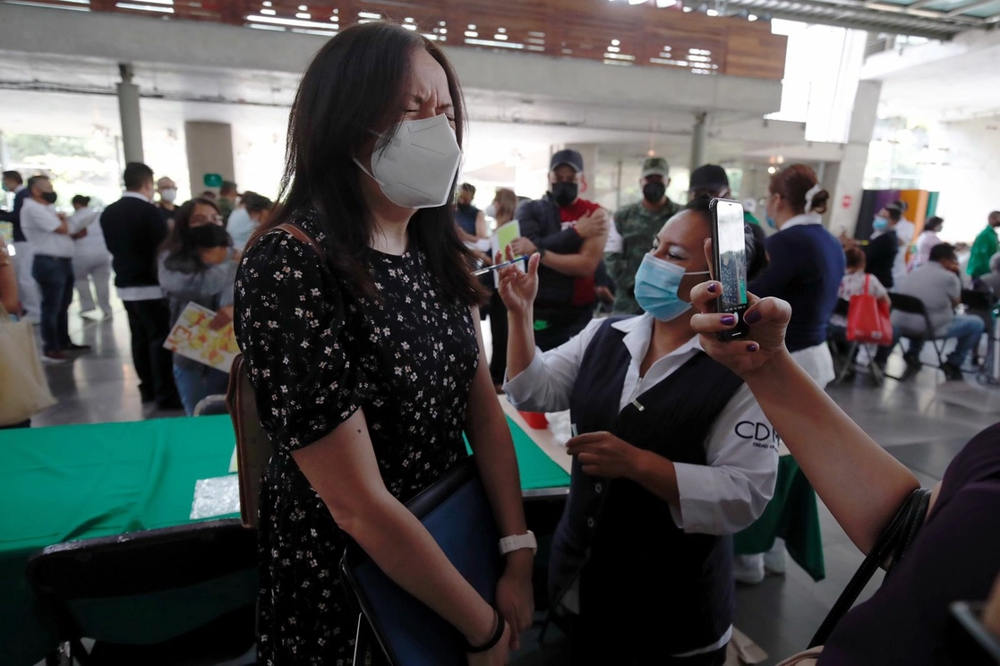 La calificadora detalló que México está superando el impacto del Covid-19 y el crecimiento de la actividad económica en 2021 será impulsado por los avances en la vacunación y el repunte económico de Estados Unidos. Foto Cristina Rodríguez / Archivo