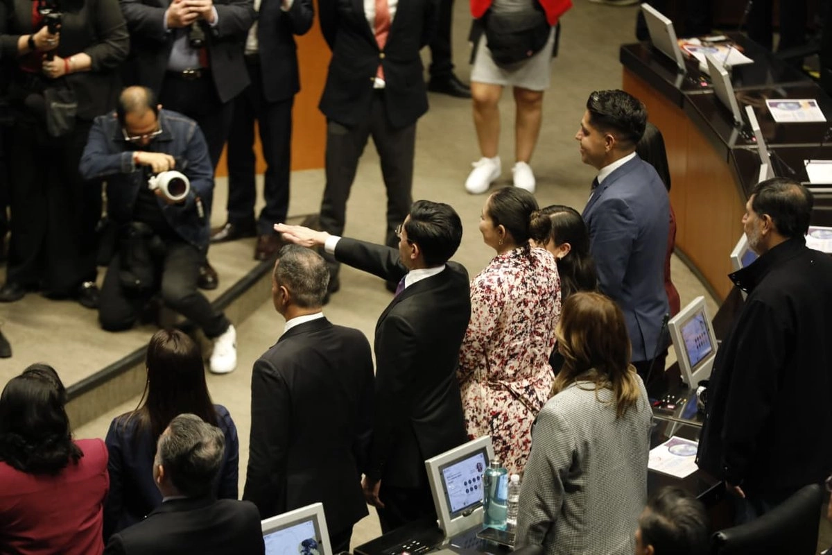 Roberto Velasco rinde protesta como subsecretario para América del Norte, de la SRE, en el Senado de la República, en la Ciudad de México, el 14 de octubre de 2025. Foto 