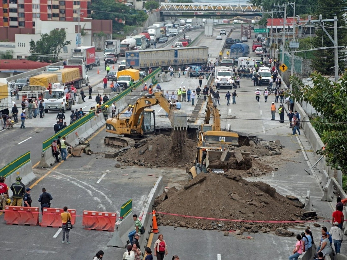 Accidente en el Paso Exprés de Cuernavaca, Morelos. Foto Cuartoscuro / Archivo

